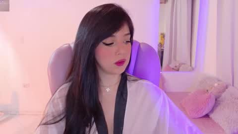 Snapshot of pau_cute chatting on 10-18-25, 04:37 Sofa online show from 10-18-25, 04:37