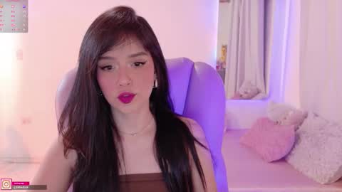 Snapshot of pau_cute chatting on 11-16-25, 04:40 Sofa online show from 11-16-25, 04:40