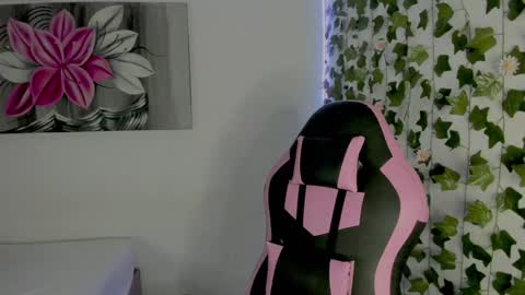 paulina online show from 12-17-24, 10:00