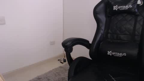 Paulina        online show from 12-20-25, 02:57