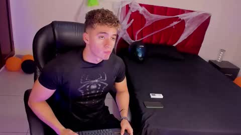 Paull George online show from 10-21-25, 03:35