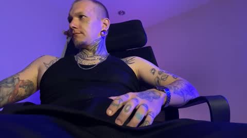 Snapshot of paul_razor chatting on 12-17-25, 12:05 Paul online show from 12-17-25, 12:05