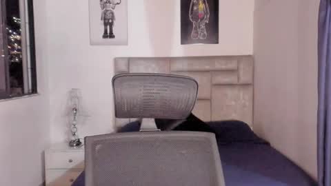 Snapshot of paul_roger chatting on 11-15-25, 02:31 PAUL ROGER online show from 11-15-25, 02:31