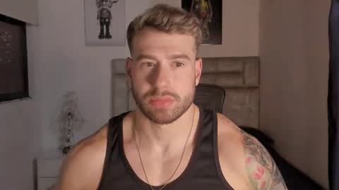 Snapshot of paul_roger chatting on 11-17-25, 12:49 PAUL ROGER online show from 11-17-25, 12:49