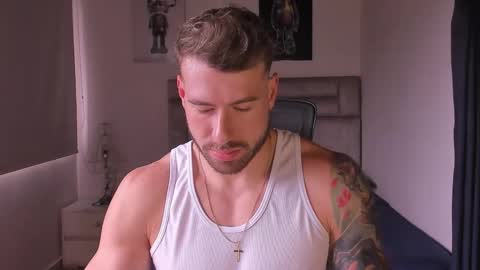 Snapshot of paul_roger chatting on 11-23-25, 05:13 PAUL ROGER online show from 11-23-25, 05:13