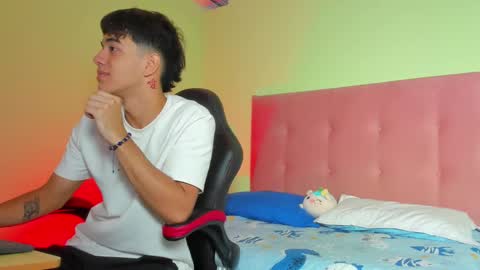 Snapshot of paul_sexycock chatting on 01-25-25, 12:16 paul_sexycock online show from 01-25-25, 12:16