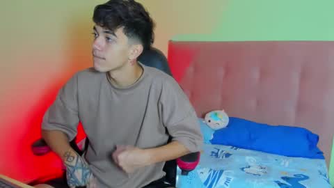 Snapshot of paul_sexycock chatting on 01-26-25, 12:43 paul_sexycock online show from 01-26-25, 12:43