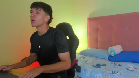 Snapshot of paul_sexycock chatting on 01-27-25, 12:16 paul_sexycock online show from 01-27-25, 12:16