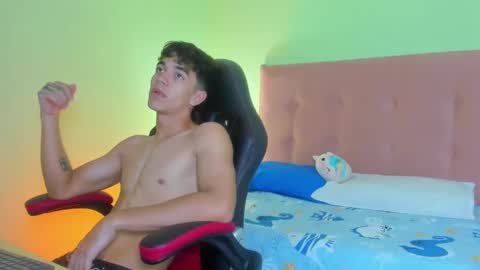 Snapshot of paul_sexycock chatting on 01-30-25, 06:43 paul_sexycock online show from 01-30-25, 06:43