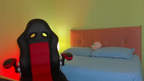 Snapshot of paul_sexycock chatting on 02-06-25, 12:37 paul_sexycock online show from 02-06-25, 12:37