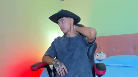 Snapshot of paul_sexycock chatting on 02-07-25, 12:17 paul_sexycock online show from 02-07-25, 12:17