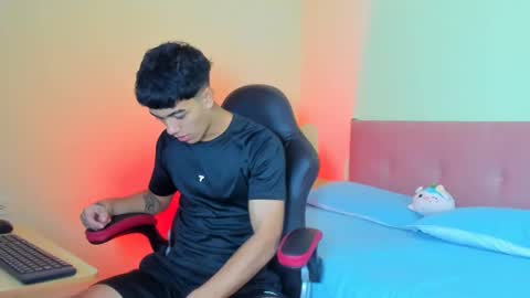 Snapshot of paul_sexycock chatting on 02-13-25, 12:43 paul_sexycock online show from 02-13-25, 12:43