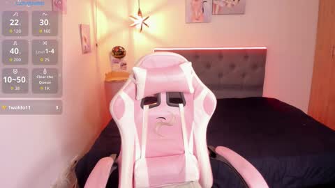 Snapshot of paula_kawaiifu chatting on 10-08-25, 02:36 CALL ME PAULA online show from 10-08-25, 02:36