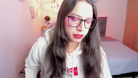 Snapshot of paula_kawaiifu chatting on 11-14-25, 01:43 CALL ME PAULA online show from 11-14-25, 01:43