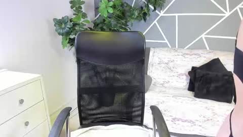 paula_miler1 online show from 03-26-26, 02:55