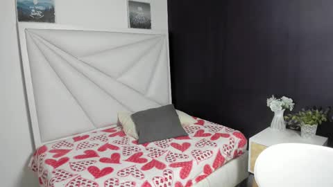 Paula online show from 09-12-25, 02:28