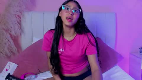 Snapshot of paulacastilla chatting on 11-20-25, 04:56 Pau online show from 11-20-25, 04:56