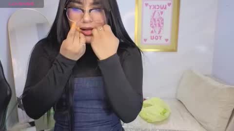 Live 800am 200pm COLOMBIAN HOUR online show from 12-20-25, 01:29