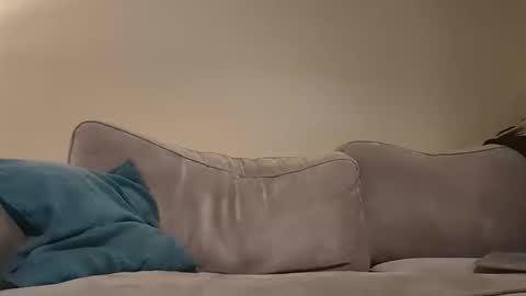 pugwall22 online show from 02-10-25, 07:49