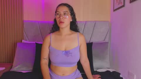 Snapshot of paulina__rose chatting on 11-11-25, 11:21 paulina online show from 11-11-25, 11:21