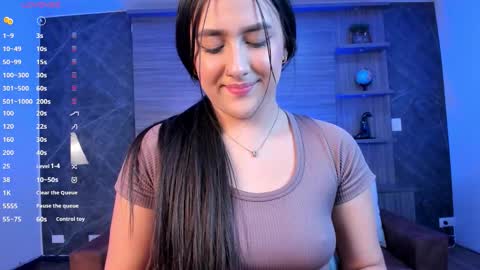Paulina  online show from 10-24-25, 12:45