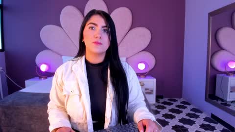 Snapshot of paulinaduarte_ chatting on 01-23-25, 01:24 Paulina online show from 01-23-25, 01:24