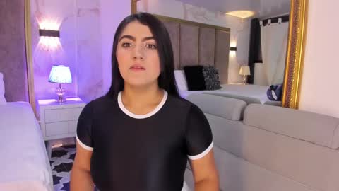 Snapshot of paulinaduarte_ chatting on 02-17-25, 11:02 Paulina online show from 02-17-25, 11:02