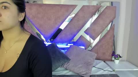 Snapshot of paulinaduarte_ chatting on 10-28-25, 10:52 Paulina online show from 10-28-25, 10:52