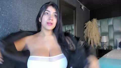 Snapshot of paulinaduarte_ chatting on 10-29-25, 11:45 Paulina online show from 10-29-25, 11:45