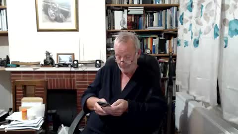 Snapshot of paull56r_ chatting on 10-30-25, 07:58 Hi Im Paul online show from 10-30-25, 07:58