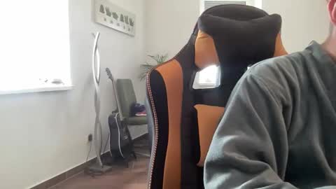 Snapshot of paulsimpsn chatting on 10-23-25, 11:42 love bush online show from 10-23-25, 11:42