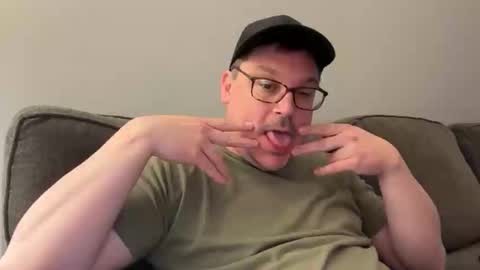 paulyg161 online show from 03-10-26, 05:12