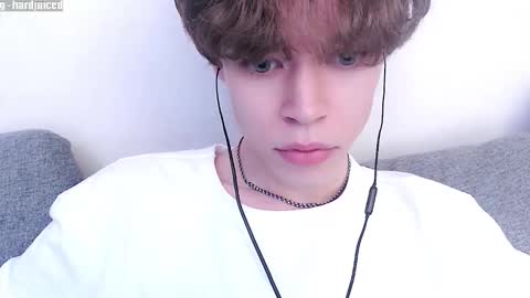 Snapshot of pawclaw chatting on 10-26-25, 08:37 pawclaw online show from 10-26-25, 08:37