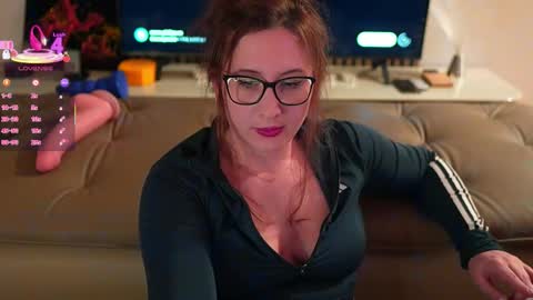 Snapshot of pawg_official chatting on 10-22-25, 12:11 pawg_official online show from 10-22-25, 12:11