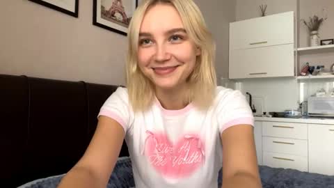 Snapshot of paztumminello chatting on 10-18-25, 11:55 Lola online show from 10-18-25, 11:55