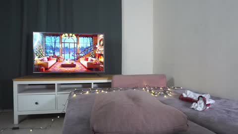 Violetta online show from 12-18-24, 11:02