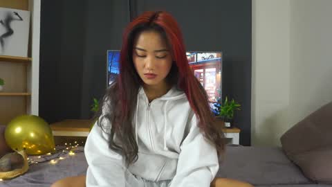 Violetta online show from 12-20-24, 03:42