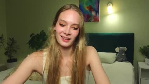 Lexy Peach online show from 10-07-25, 10:18