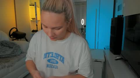 peachju1cy online show from 01-28-25, 03:04