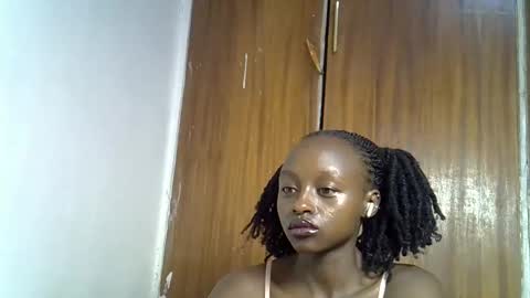 Snapshot of peachy_ebony chatting on 10-26-25, 11:09 peachy_ebony online show from 10-26-25, 11:09