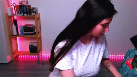 Peachy online show from 10-27-25, 04:22