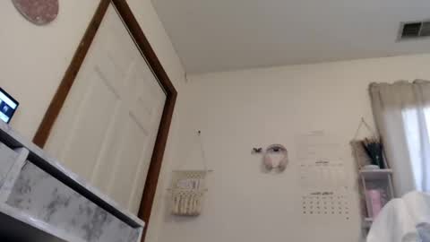 Snapshot of peachyykat chatting on 12-15-24, 03:42 kat online show from 12-15-24, 03:42