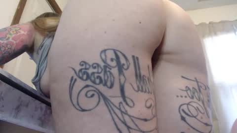 Snapshot of peachyykat chatting on 02-05-25, 01:54 kat online show from 02-05-25, 01:54
