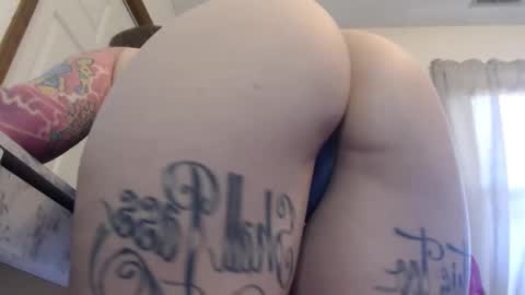 Snapshot of peachyykat chatting on 03-01-25, 02:34 kat online show from 03-01-25, 02:34