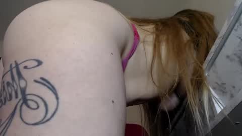 Snapshot of peachyykat chatting on 10-12-25, 12:48 kat online show from 10-12-25, 12:48