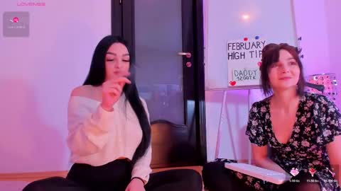 Snapshot of peanaughty chatting on 02-18-26, 07:15 Kate online show from 02-18-26, 07:15