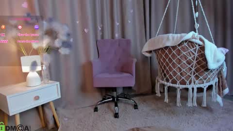 Snapshot of pearl_bloom chatting on 02-19-26, 12:39 Sex Leah online show from 02-19-26, 12:39