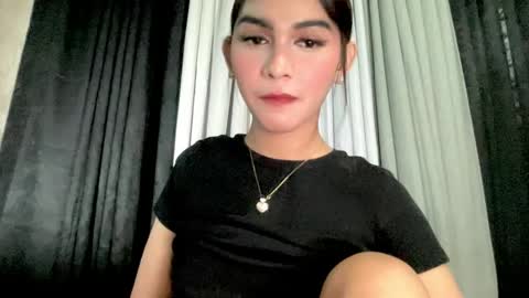 Pearl online show from 12-17-25, 04:02