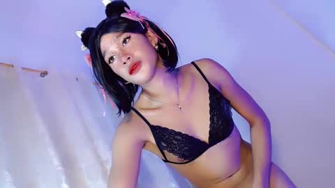 Snapshot of pearlovesyou chatting on 12-21-24, 07:56 Pearl online show from 12-21-24, 07:56