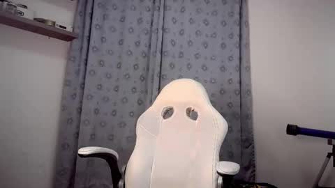 Snapshot of pedro_picapica chatting on 11-05-25, 02:44 Pedro online show from 11-05-25, 02:44